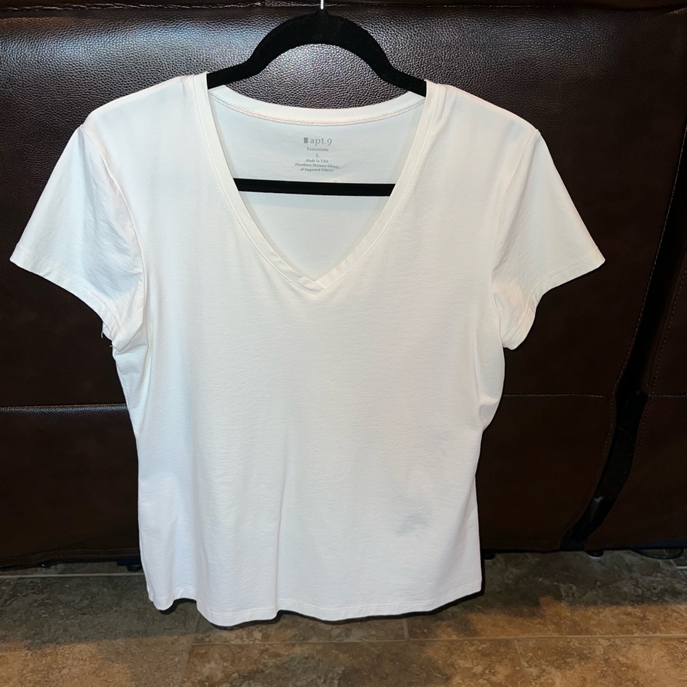 Apt 9 white top